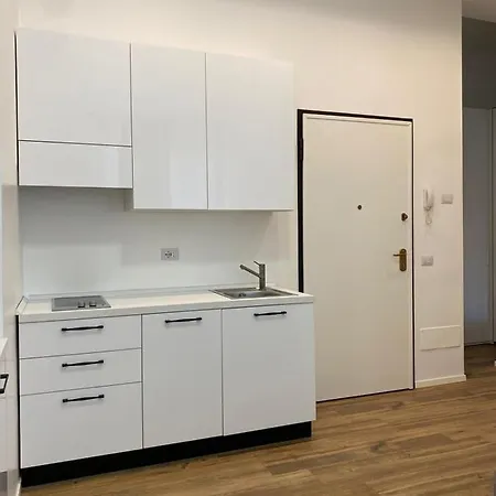 Isola Studio Apartment *